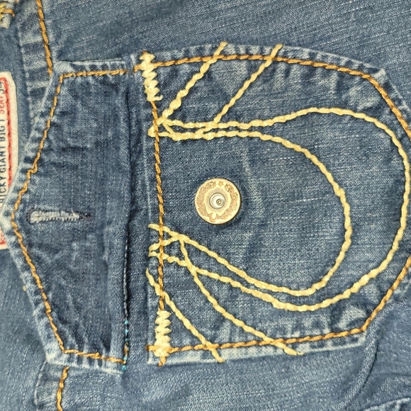 True Religion. Made in USA. Women's Jeans. Size 31 - Picture 4 of 11